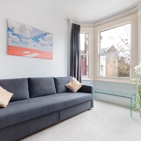 1 Bed Clapham Junction Apartment Лондон Экстерьер фото