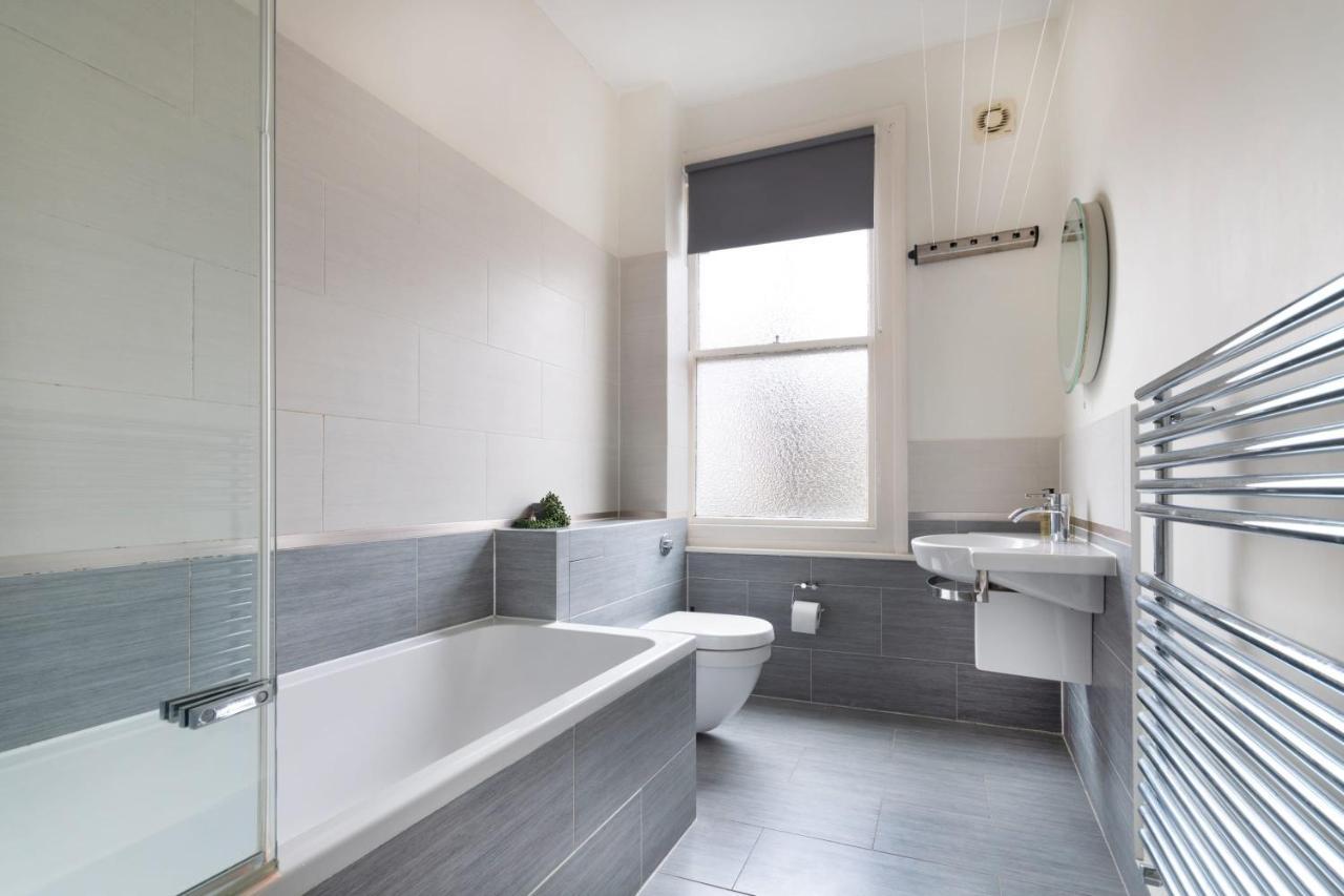 1 Bed Clapham Junction Apartment Лондон Экстерьер фото