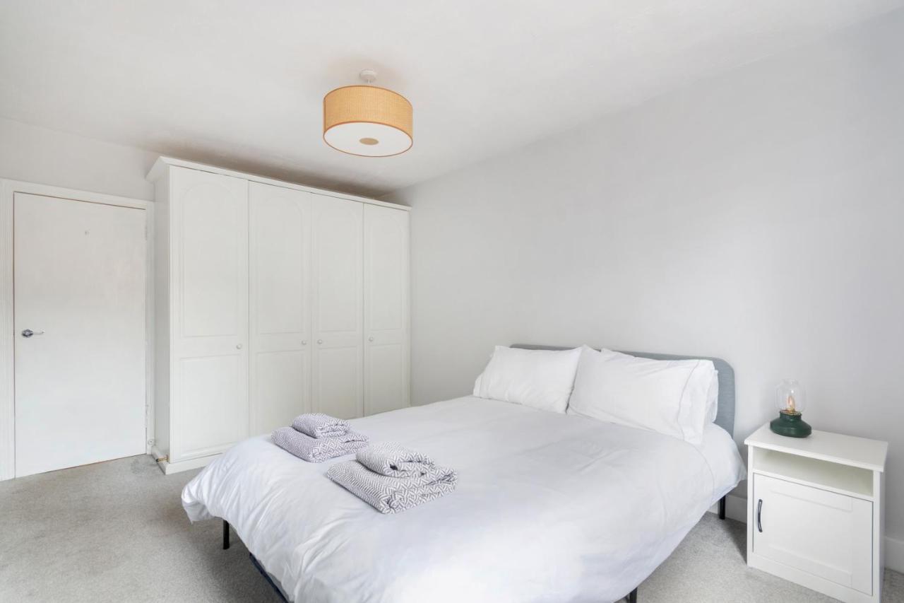 1 Bed Clapham Junction Apartment Лондон Экстерьер фото